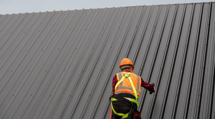 Professional gutter cleaning in Fertile, IA